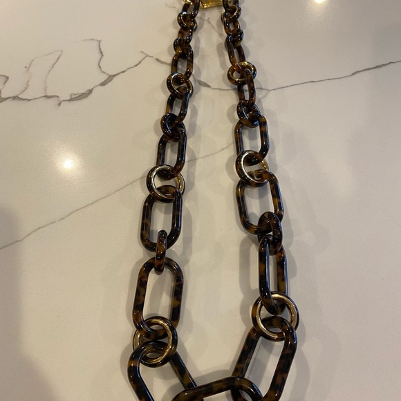 Michael Kors tortoise Shell and gold necklace - Picture 2 of 4